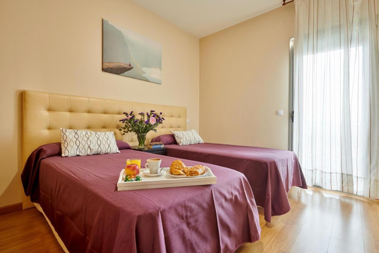 Aparthotel Encasa Madrid Bagian luar foto